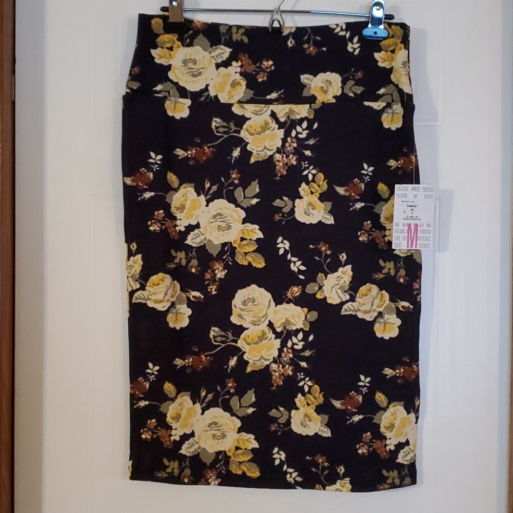 NWT Lularoe Floral Rose Cassie Skirt - Medium